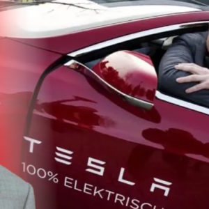 VinFast đâu ngại chơi ngông đối đầu Tesla