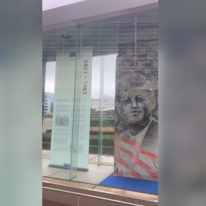 ĐẬP BỎ BỨC TƯỜNG CỘNG SẢN!