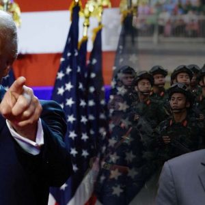 Lá bài “hai mặt” của phe Quân Đội gây khó khăn gì cho chuyến đi Mỹ của Tô Lâm?