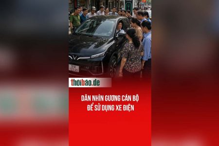 Dân nhìn gương Cán bộ để sử dụng xe điện